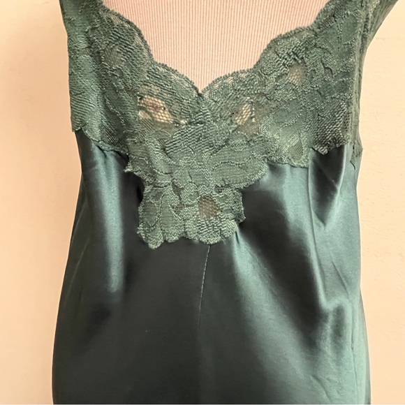 Victoria’s Secret Emerald green gown satin lace nwot L - Picture 8 of 10